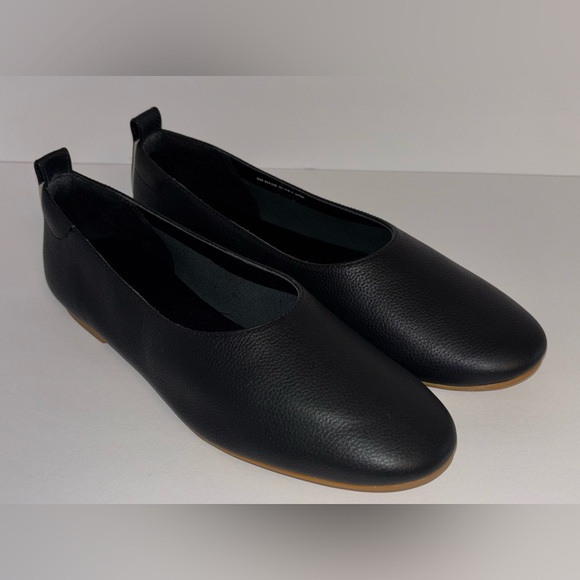 Everlane
The Day Glove. Leather Black Flats. Size 9M Brand New in Box - Picture 9 of 11